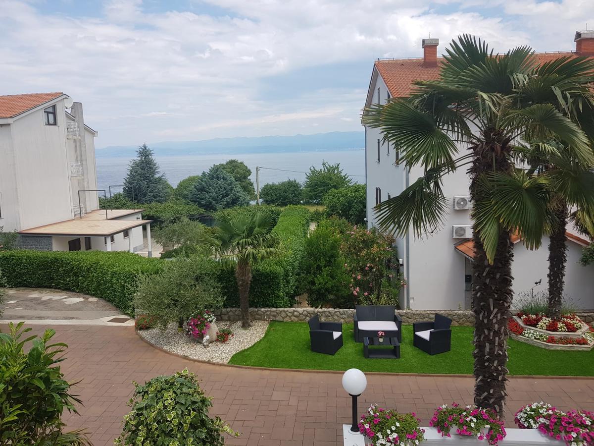 Guest House Katarina Malinska Exterior photo